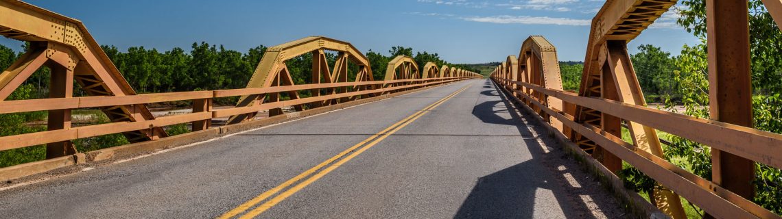 Steel bridge with asphalt pavement